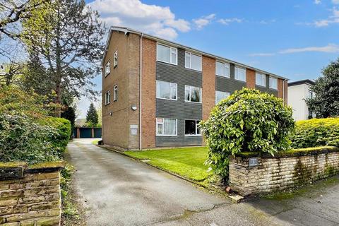 2 bedroom apartment to rent, Charlton Drive, Sale