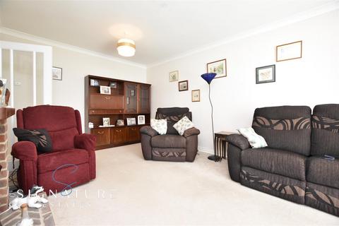 2 bedroom semi-detached bungalow for sale, High Road, Leavesden, Watford