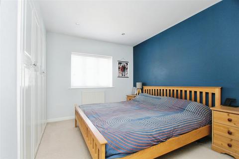 2 bedroom end of terrace house for sale, Monarch Drive, Kemsley