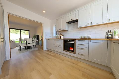 4 bedroom detached house for sale, Downs Walk, Peacehaven