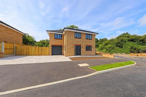 4 bedroom detached house for sale, Downs Walk, Peacehaven