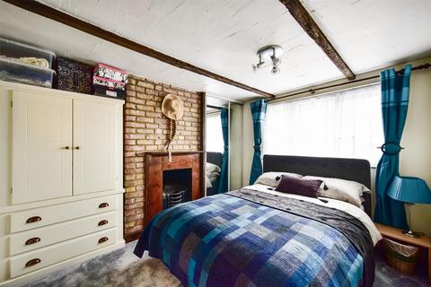 3 bedroom house for sale, Key Street, Sittingbourne