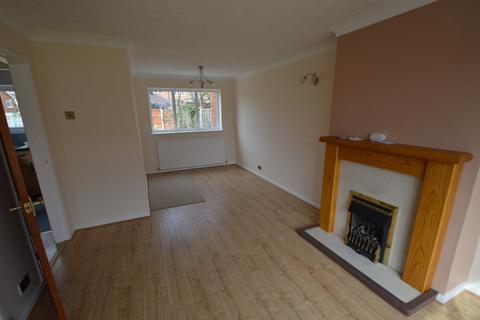 3 bedroom semi-detached house to rent, Bank Farm Close, Pedmore, Stourbridge