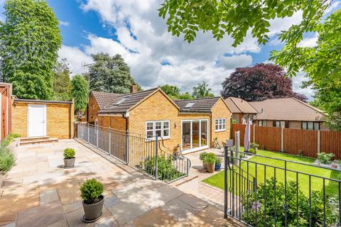 2 bedroom detached bungalow for sale, Adele Avenue, Welwyn