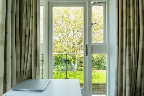 3 The Willows, Highfields Caldecote, Cambridge, CB23 7PB