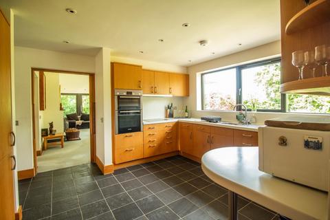 6 Finchs Field, Little Eversden, Cambridge, CB23 1HG