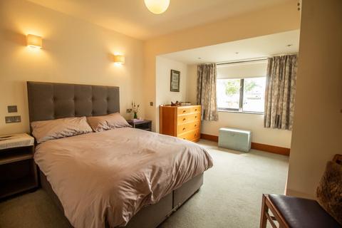 6 Finchs Field, Little Eversden, Cambridge, CB23 1HG