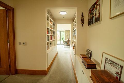 6 Finchs Field, Little Eversden, Cambridge, CB23 1HG
