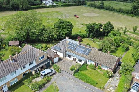 6 Finchs Field, Little Eversden, Cambridge, CB23 1HG