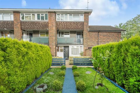 73 Denmark Gardens, Carshalton, SM5 2JN
