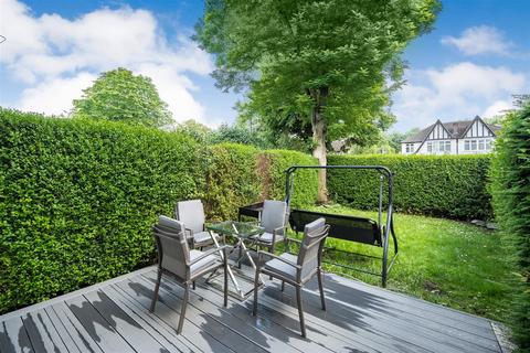 73 Denmark Gardens, Carshalton, SM5 2JN