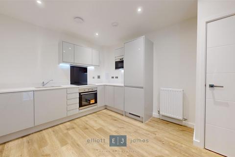 2 bedroom duplex to rent, Epping Gate, Loughton IG10