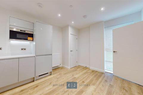 2 bedroom duplex to rent, Epping Gate, Loughton IG10