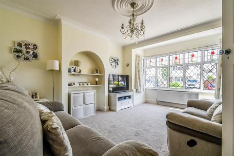 4 bedroom semi-detached house for sale, Chapmans Walk, Leigh-On-Sea SS9