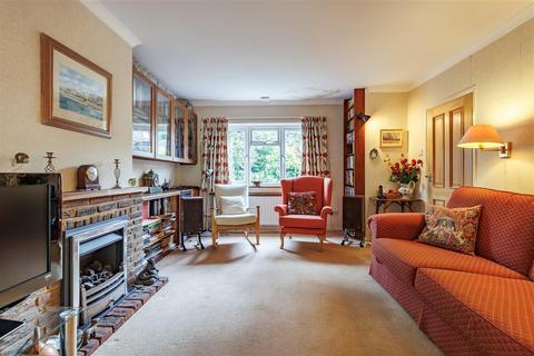58 Centre Drive, Epping, CM16 4JE