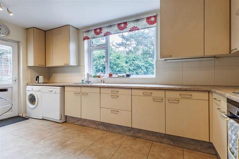 58 Centre Drive, Epping, CM16 4JE
