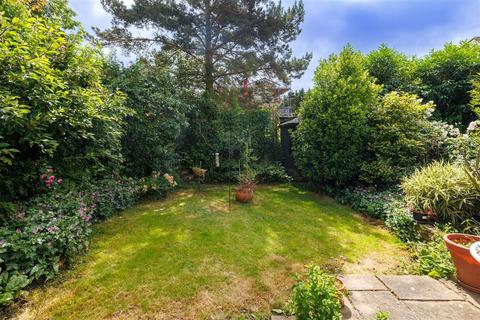 58 Centre Drive, Epping, CM16 4JE