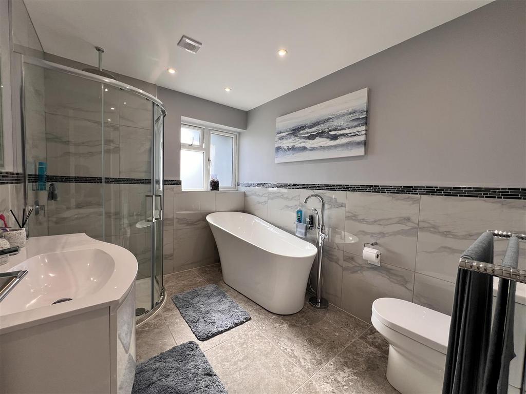 Family Bathroom: