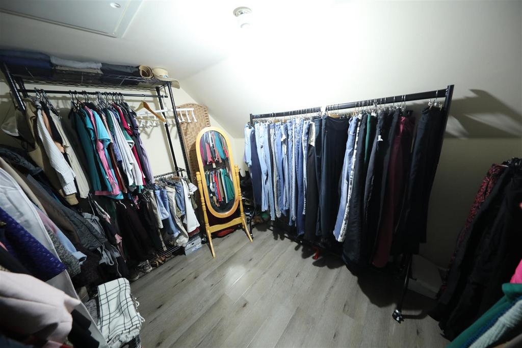 Walk in wardrobe