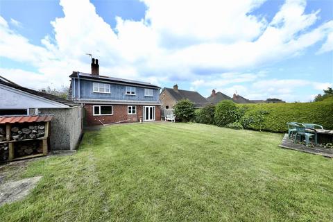 4 bedroom detached house for sale, Main Road, Sproatley, Hull