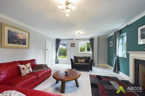 15 Forge Lane, Stretton, Burton-on-trent, DE13 0HL