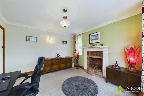 15 Forge Lane, Stretton, Burton-on-trent, DE13 0HL