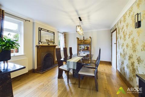 15 Forge Lane, Stretton, Burton-on-trent, DE13 0HL