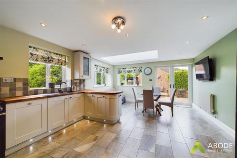15 Forge Lane, Stretton, Burton-on-trent, DE13 0HL