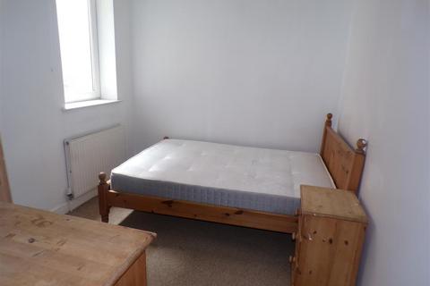 2 bedroom apartment to rent, New Briggate, Leeds