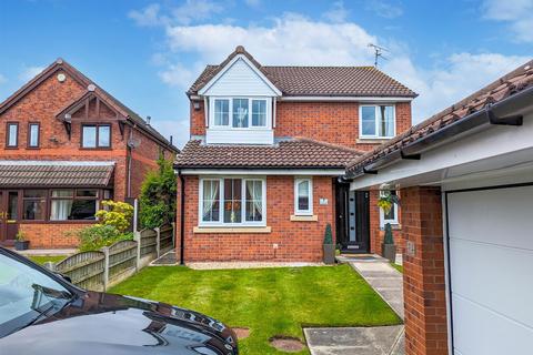 4 bedroom detached house for sale, Deepdale, Leigh