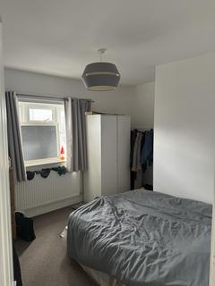 2 bedroom flat to rent, Stafford Road, Wallington SM6