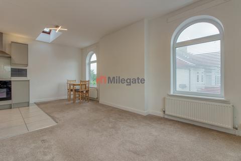 2 bedroom flat to rent, Stafford Road, Wallington SM6