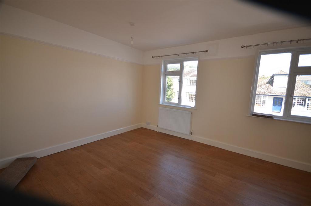 Braunton EX33 2 bed flat to rent £775 pcm (£179 pw)