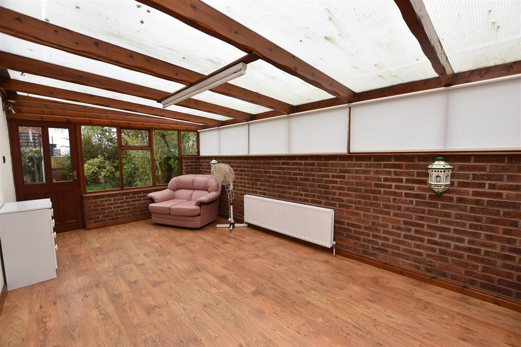 Highgate, Cleethorpes DN35 3 bed semidetached house to rent £850 pcm