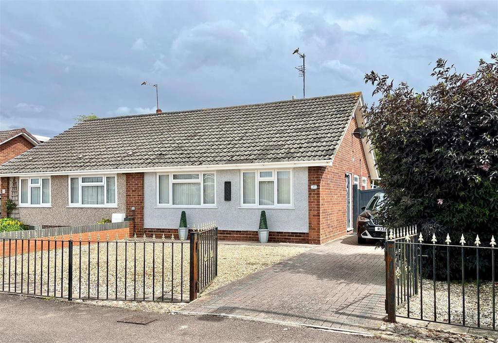 Osborne Avenue, Gloucester GL4 2 bed semidetached bungalow for sale