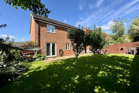 4 bedroom detached house for sale, Meek Road, Newent GL18