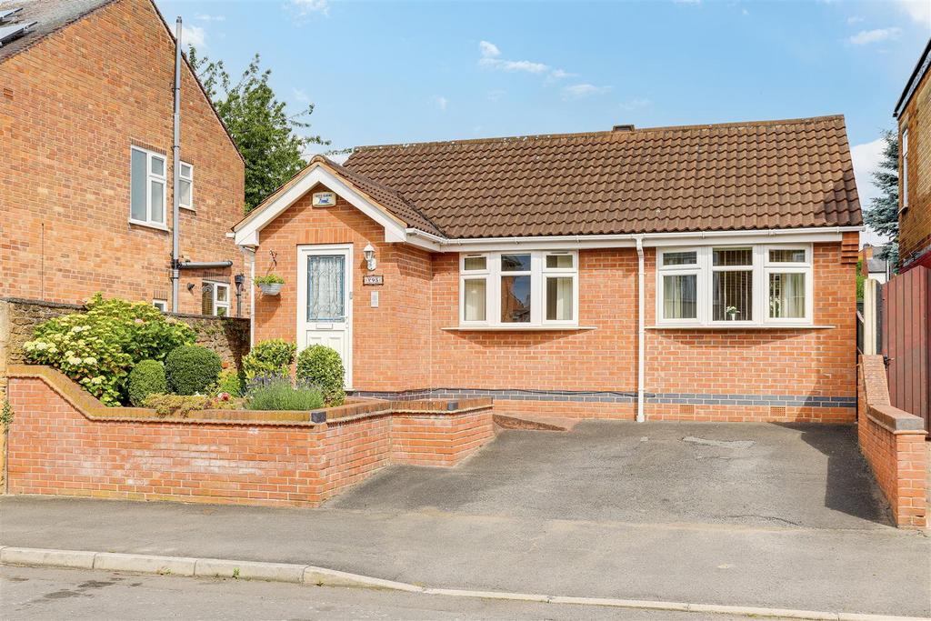 Ingram Road, Bulwell NG6 3 bed detached bungalow for sale £250,000