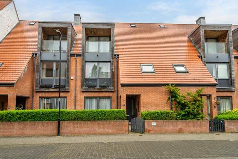 4 bedroom townhouse for sale, Lotherington Avenue, York