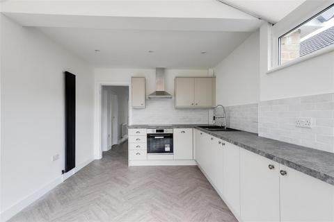 19 Baker Avenue, Arnold, Nottingham, NG5 8FW