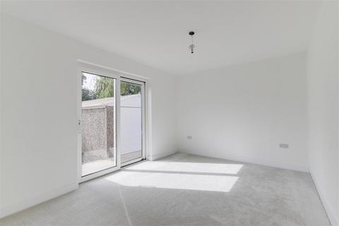 19 Baker Avenue, Arnold, Nottingham, NG5 8FW
