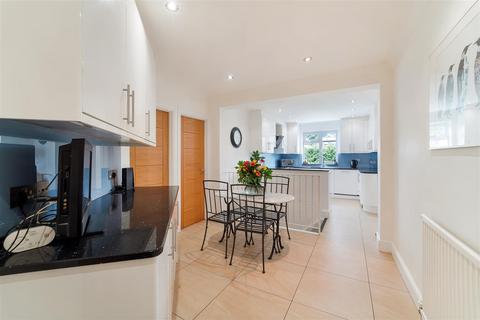 4 bedroom detached house for sale, Rosebery Road, Epsom