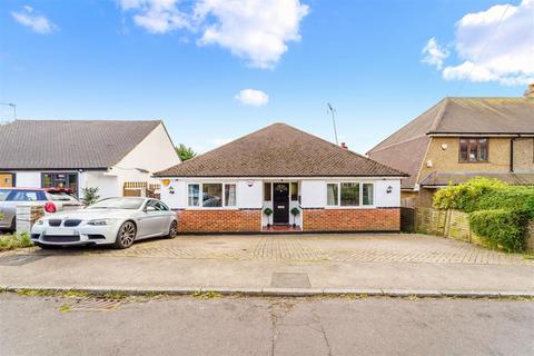 4 bedroom detached house for sale, Rosebery Road, Epsom