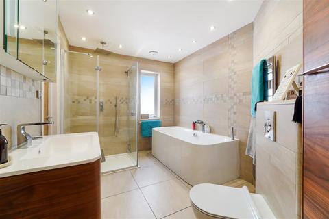 116 Rosebery Road, Epsom, KT18 6AA
