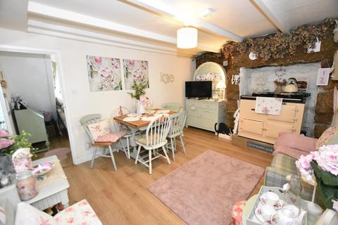 25 Albion Row, Carharrack, Redruth, TR16 5QW