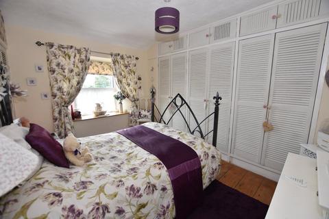 25 Albion Row, Carharrack, Redruth, TR16 5QW
