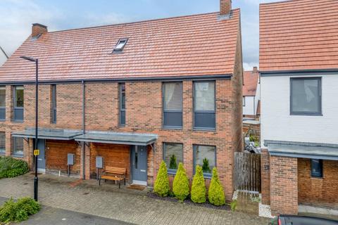 4 bedroom semi-detached house for sale, Seebohm Mews, York