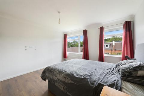 15, Cleves Court Mill Road, Epsom, KT17 4AQ