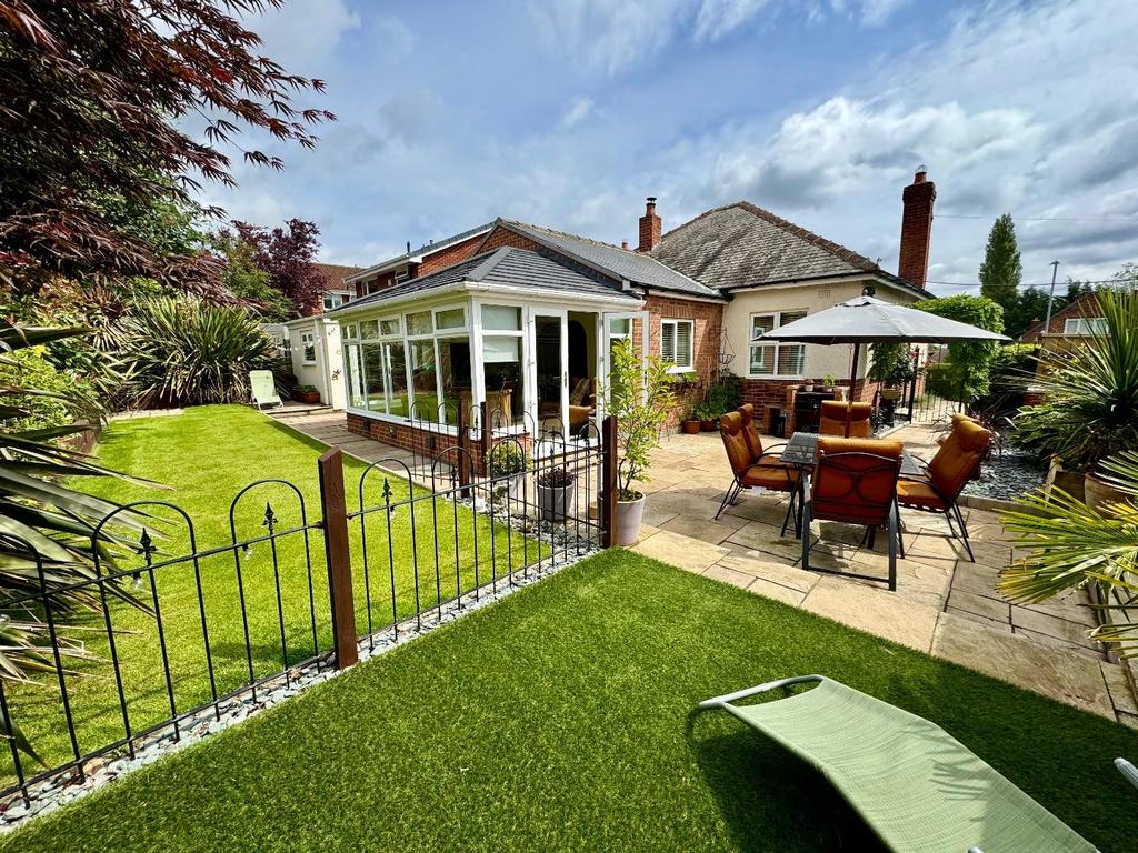 Jesmond Road, Darlington 3 bed detached bungalow for sale £310,000