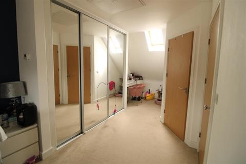 32 Abbotsbury Drive, Daventry, NN11 2LB