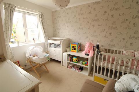 32 Abbotsbury Drive, Daventry, NN11 2LB
